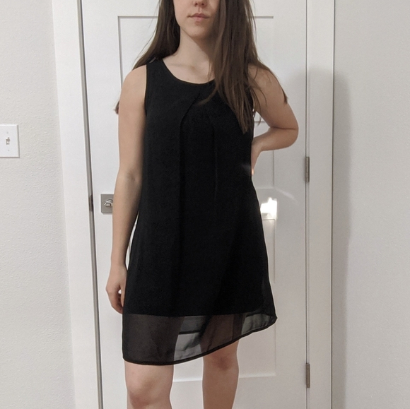 Black mini dress - Picture 2 of 2